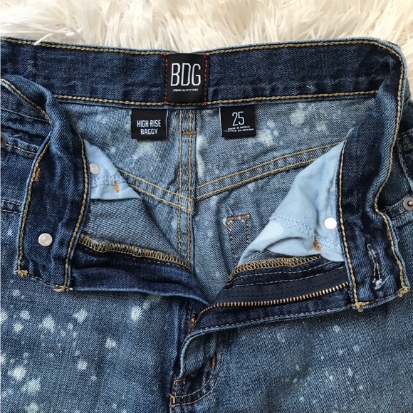 BDG Bleach Splattered High Rise Baggy Jeans Size 25 - Picture 5 of 10